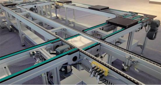 K系列斜齒輪減速機(jī)搬運(yùn)現(xiàn)場