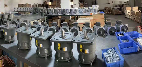 立式法蘭減速機(jī)