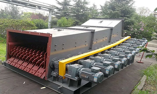 破碎機專用R系列斜齒輪減速機.jpg 破碎機專用R系列斜齒輪減速機.jpg