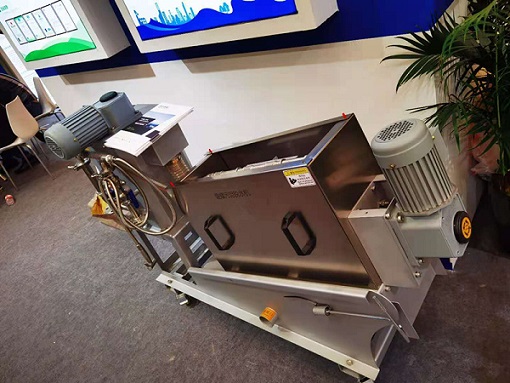 SGF直交軸減速機(jī)---應(yīng)用疊螺污泥脫水機(jī)