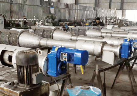 F平行軸減速機(jī)應(yīng)用在轉(zhuǎn)鼓式精密過濾器上.jpg