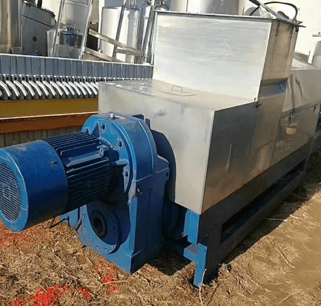 F127減速機應(yīng)用在螺旋低溫榨油機上 .png F127減速機應(yīng)用在螺旋低溫榨油機上 .png