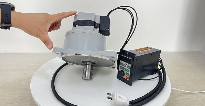 旋轉(zhuǎn)式火鍋專用士元SV28-200-200-S-MC減速電機(jī) 直流無刷更節(jié)能.jpg