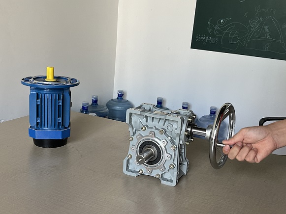 手搖蝸輪蝸桿減速機(jī)怎么用？有哪些優(yōu)勢？ (3).jpg