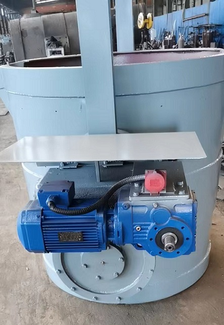 邁傳K系列齒輪減速機(jī)應(yīng)用在鑄造設(shè)備鐵水包上.jpg