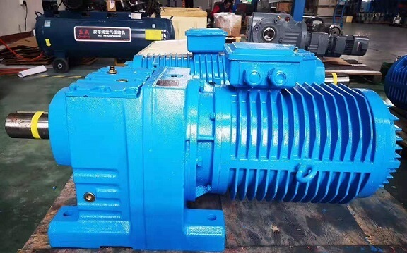 輥道運(yùn)輸專用180°耐高溫線輥道減速機(jī)